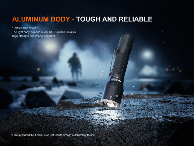 Fenix TK17 TACTISCHE ZAKLAMP