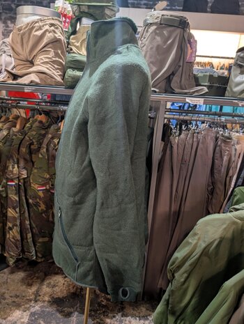 Origineel KL Bontje: vlamwerend fleece jack met wolmix, duimgaten en volledige teddy-voering. D&eacute; legendarische warme voe