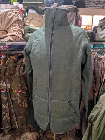 Origineel KL Bontje: vlamwerend fleece jack met wolmix, duimgaten en volledige teddy-voering. D&eacute; legendarische warme voe