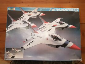 REVELL 4749 F-16 Thunderbirds 